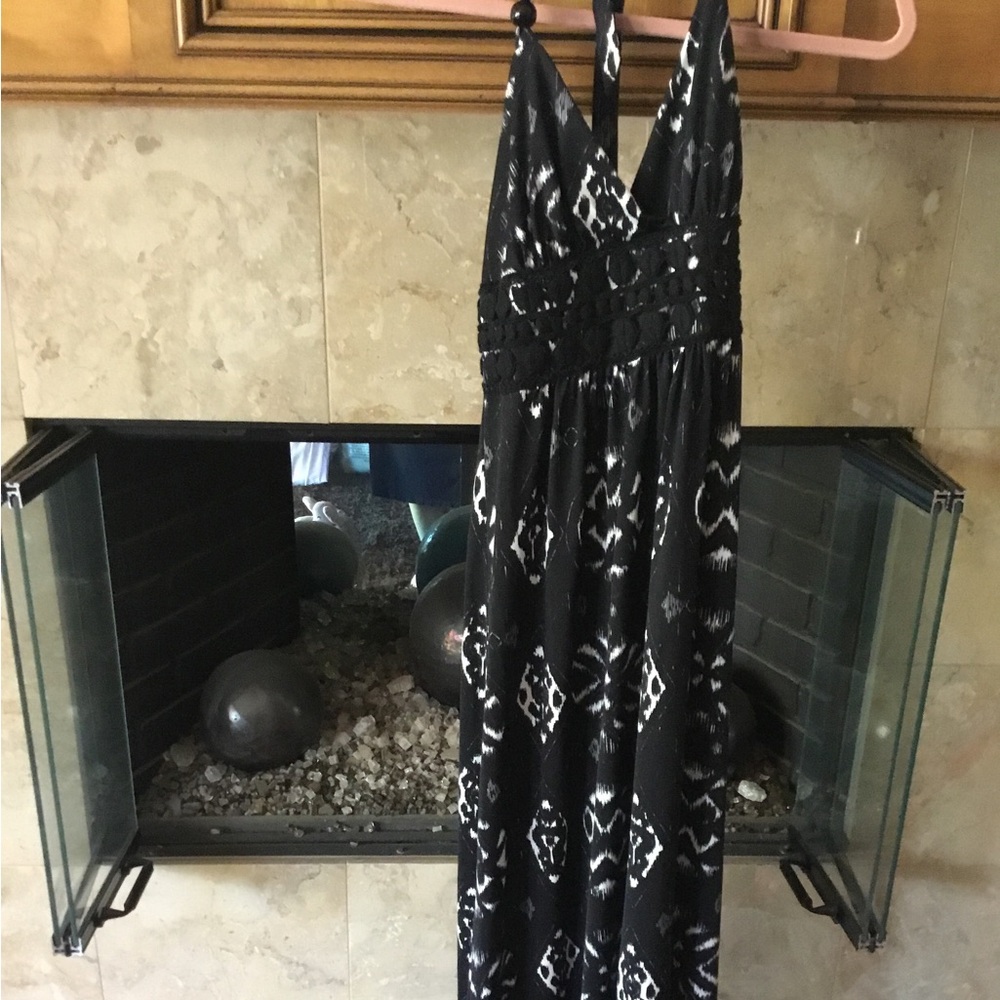 Black/White maxi dress ~ halter neck with beads + crocheted pattern
